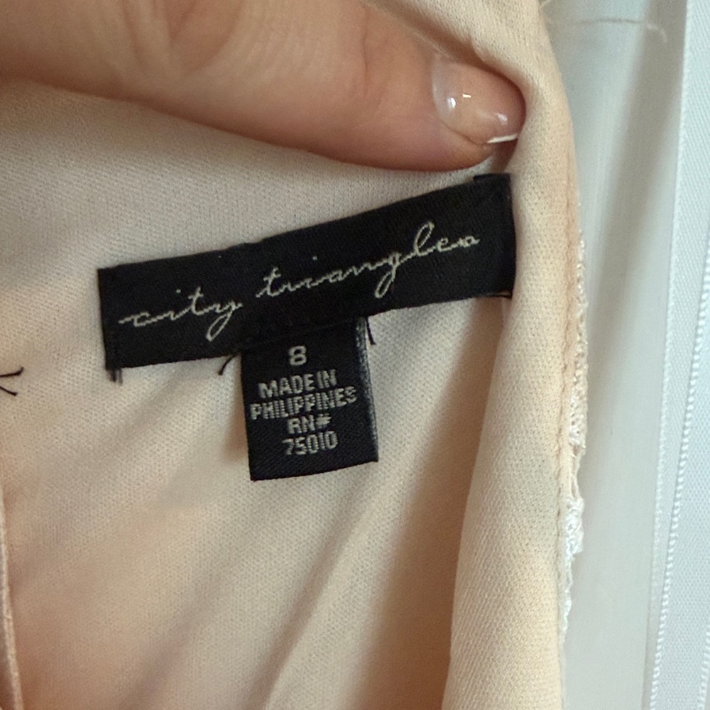 David’s Bridal City Triangles Lace Fit & Flare Dress Blush Ivory Size 8 NWT - Picture 3 of 9